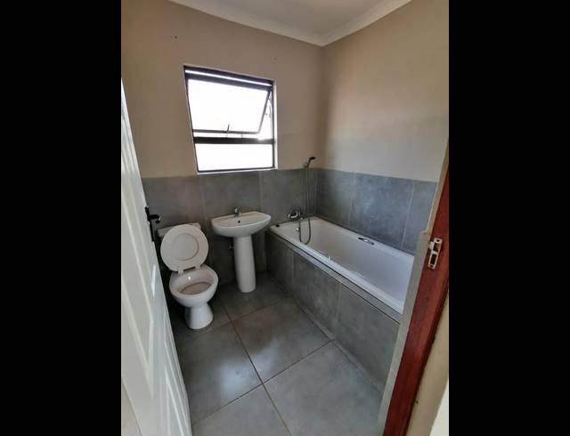 2 BEDROOM HOUSE FOR SALE IN SELCOURT